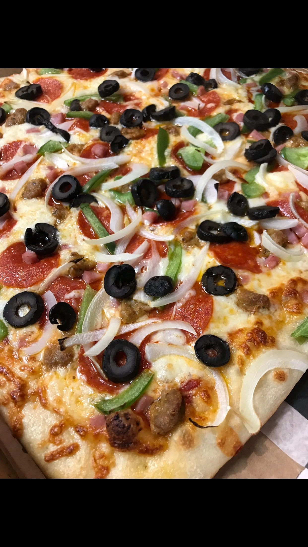 Jen’s Pizza Den logo