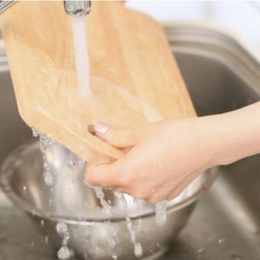 boards should be cleaned in soapy water and never put in dishwasher