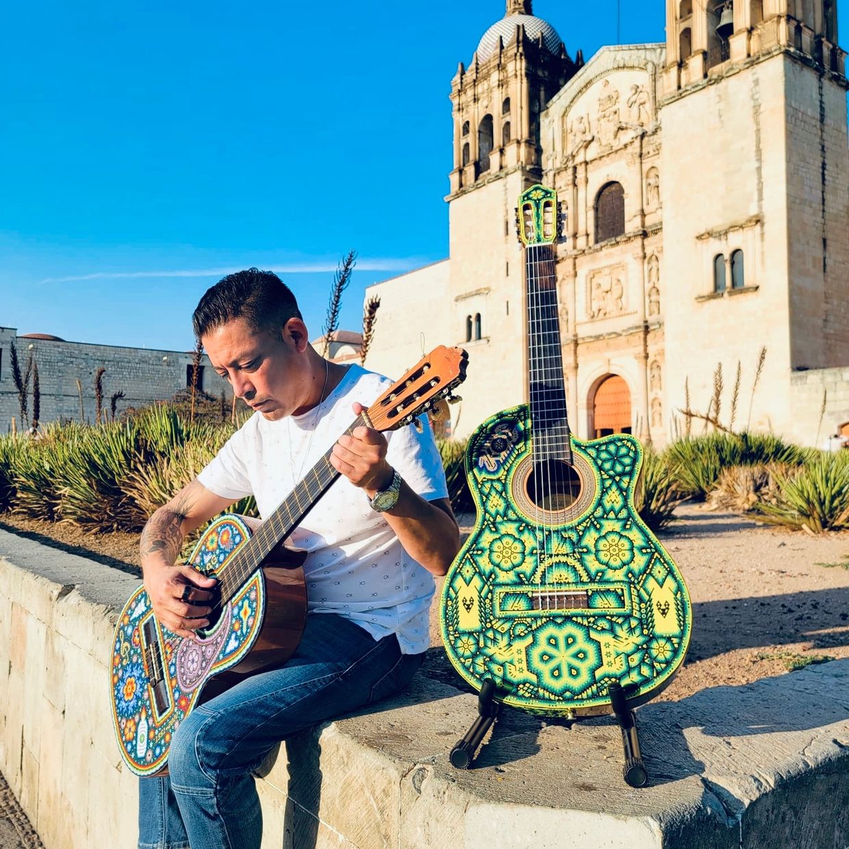 Guitar with chaquira in Oaxaca