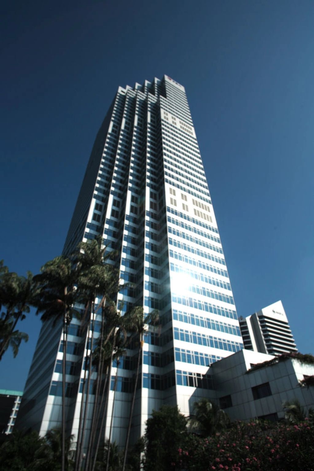 M Tower 
460 Alexandra Road Singapore 11996