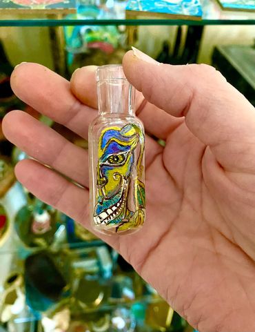 Day #1114 - 04.09.2024
little art of the day
2.5” tall glass bottle