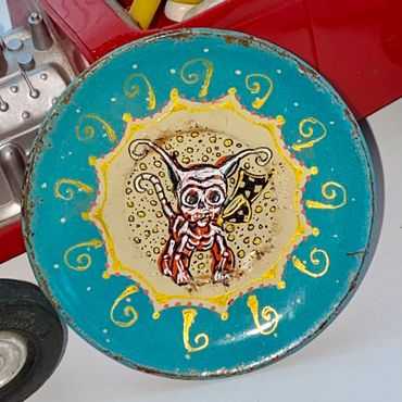 Day #1216 - 07.20.2024
art of the day
vintage metal toy play dish 2.5”
before & after