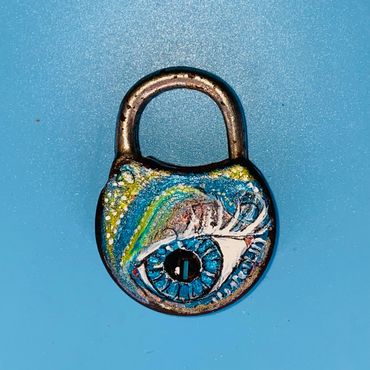 Day #1303 - 10.15.2024
little art of the day
little padlock