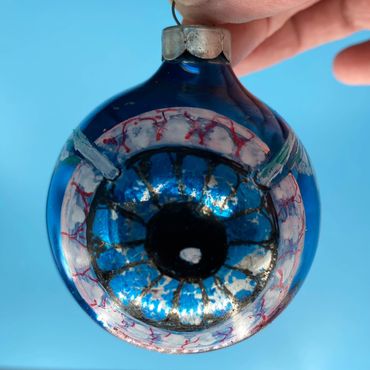 Day #619 - 12.01.2022
Vintage Xmas Ornament