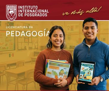 Two students promote Pedagogy degree at Instituto Internacional de Posgrados.