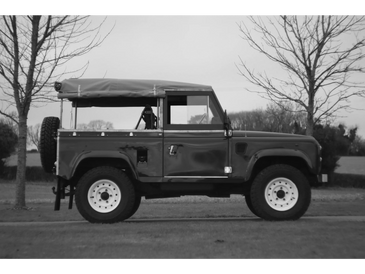 Land Rover Defender 90