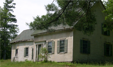 Maxwell-Tarr House, historic Swan Island decayed due to no restoration.