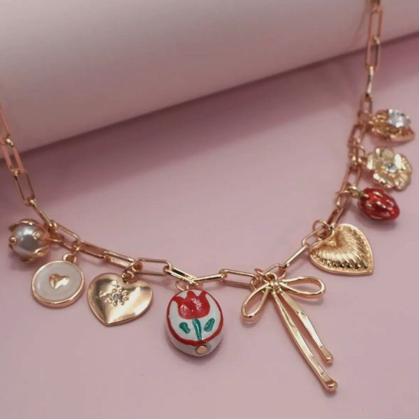 A jewelry of golden with stone