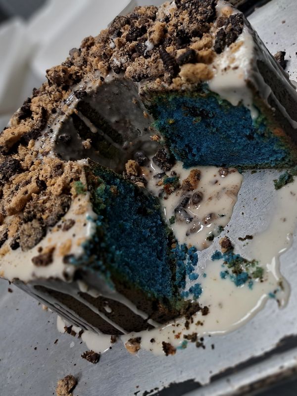 🍃Cookie Monster Pound Cake🍃