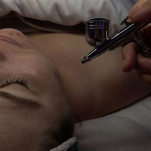 Deep moisturizing facial using infusion device for refreshed and healthy skin