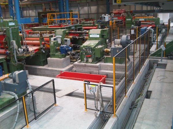 Linha Slitter aço até 25mm de espessura: Italia
