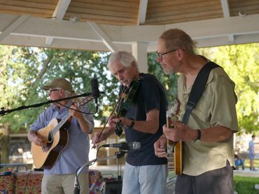 Ripe for the Pickin' performing in the Gazebo inside Kingsburg Historic Park.