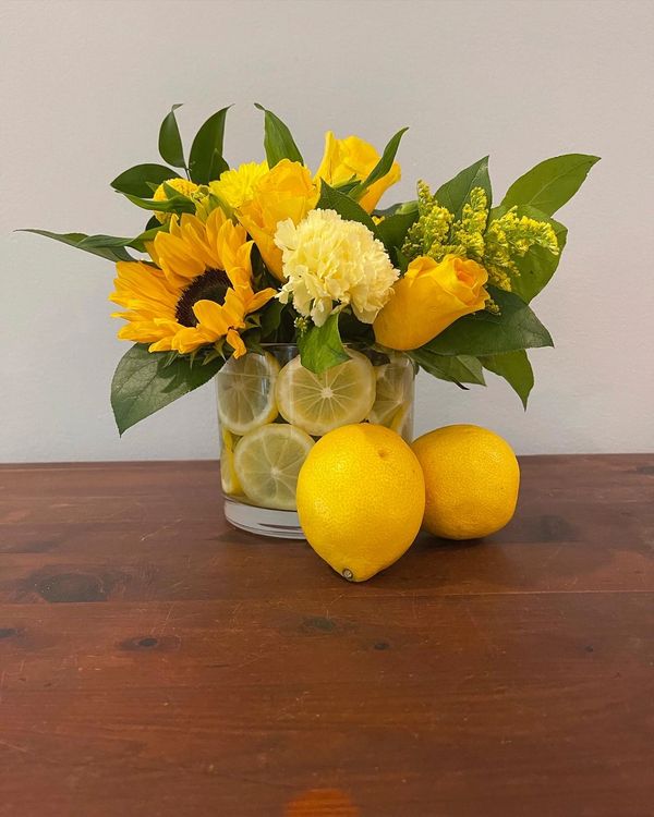 Medium lemon arrangement
