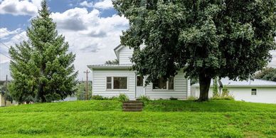 207 N Front St ⠂Montezuma, IA 50171