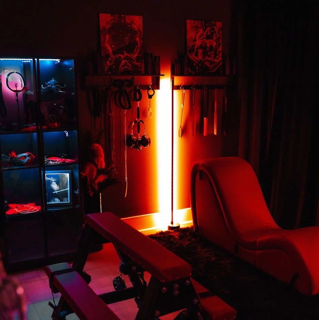 Exploring Limits Kink Room
