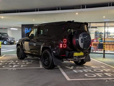 Urban Land Rover Defender -  Merica Real Estate