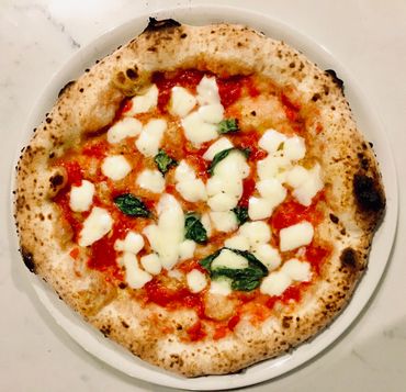 Regina margherita pizza