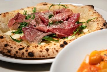 Prosciutto pizza