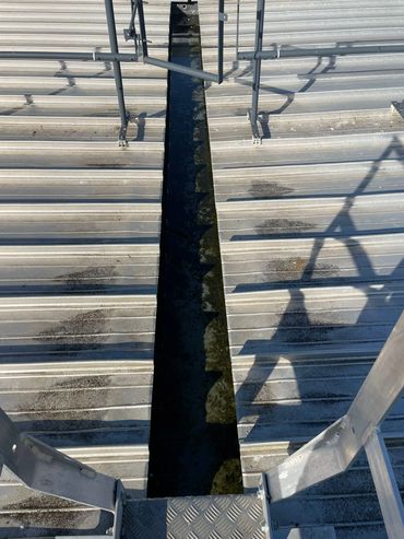 Commercial roof and gutter cleaning 