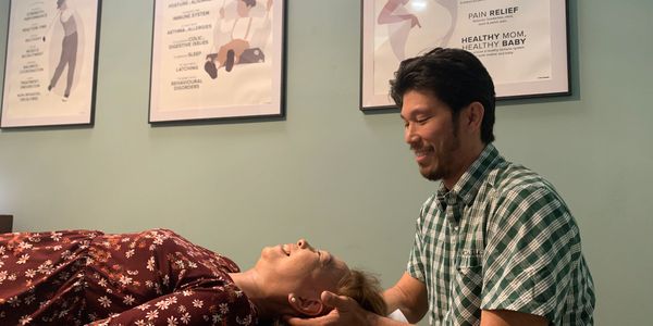 Dr. Brenden provides gentle and specific chiropractic adjustments in his office in Waipahu in Oahu