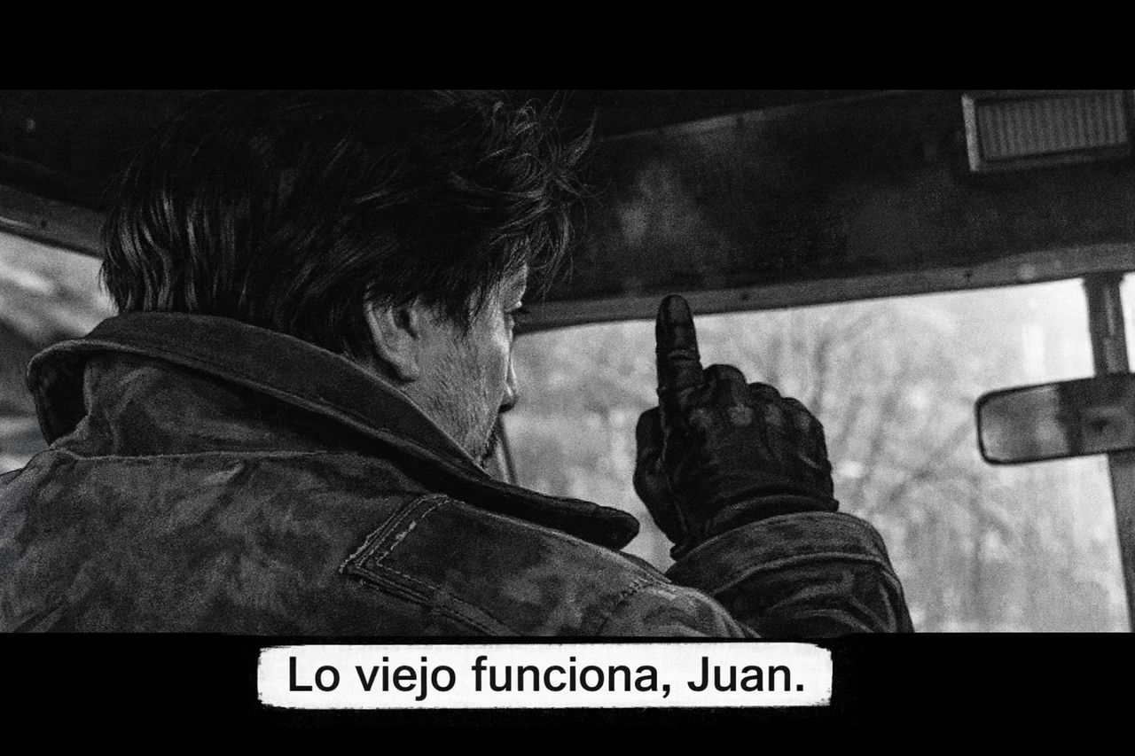 Favalli (César Troncoso) le recuerda a Juan Salvo (Ricardo Darín) que “lo viejo funciona”, en la serie "El Eternauta" de Netflix.