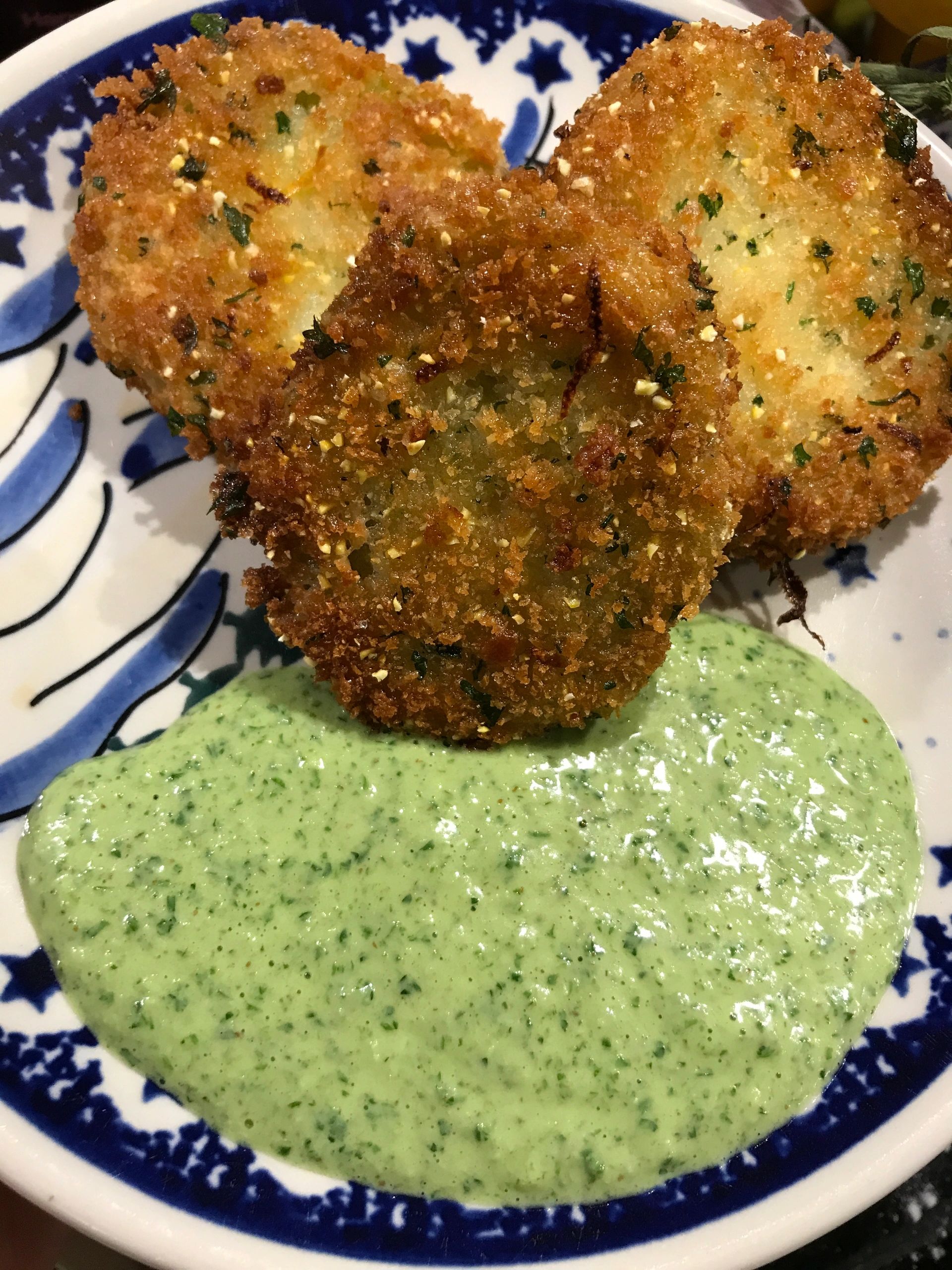 Fried Green Tomatoes with Buttermilk Dipping Sauce
