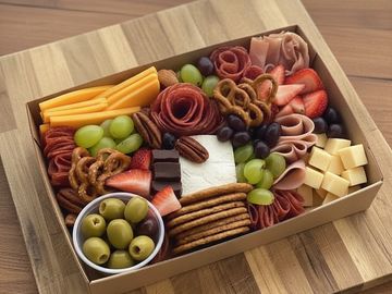 Convenient and ready to enjoy — no setup 
Perfect for picnics, date nights, or cozy evenings in