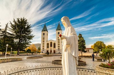 Regresar al Menu de de Medjugorje