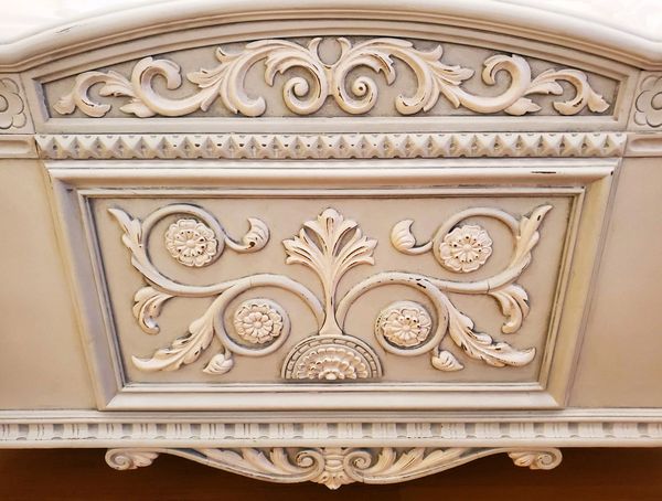 painted furniture, distressed wood 