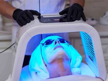 LED Light therapy facial treatment, reduce acne, increase skin circulation, & improve the collagen 