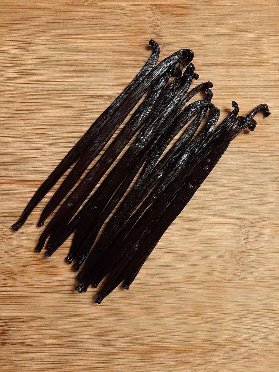 Papua New Guinea Planifolia Vanilla Beans (per oz.)