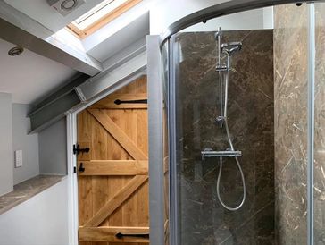 The bat Loft shower