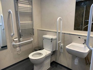 Robins Rest toilet and support rails