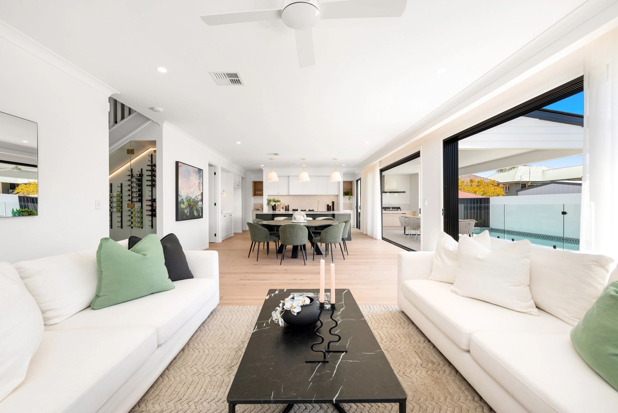 Open Plan Queenslander living
Modern layout
Modern living room 