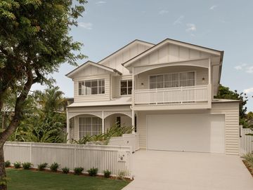 6 Bedroom, 3 bathrooms, mineral swimming pool on 607m2