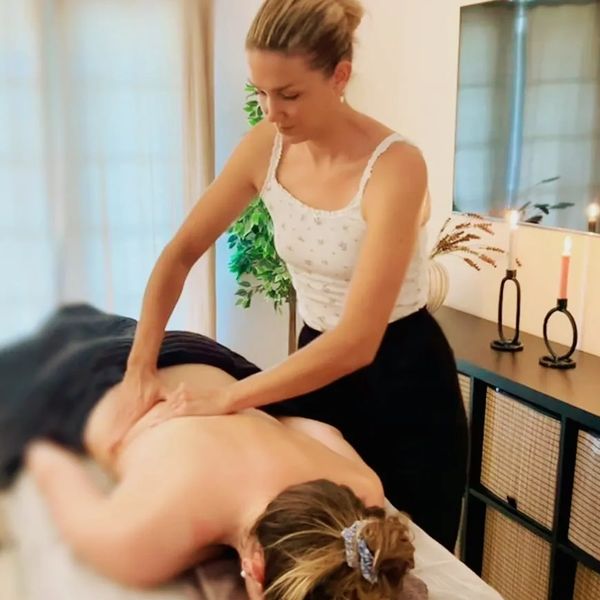 mobile home massage therapy. Relaxing back massage in Lagos