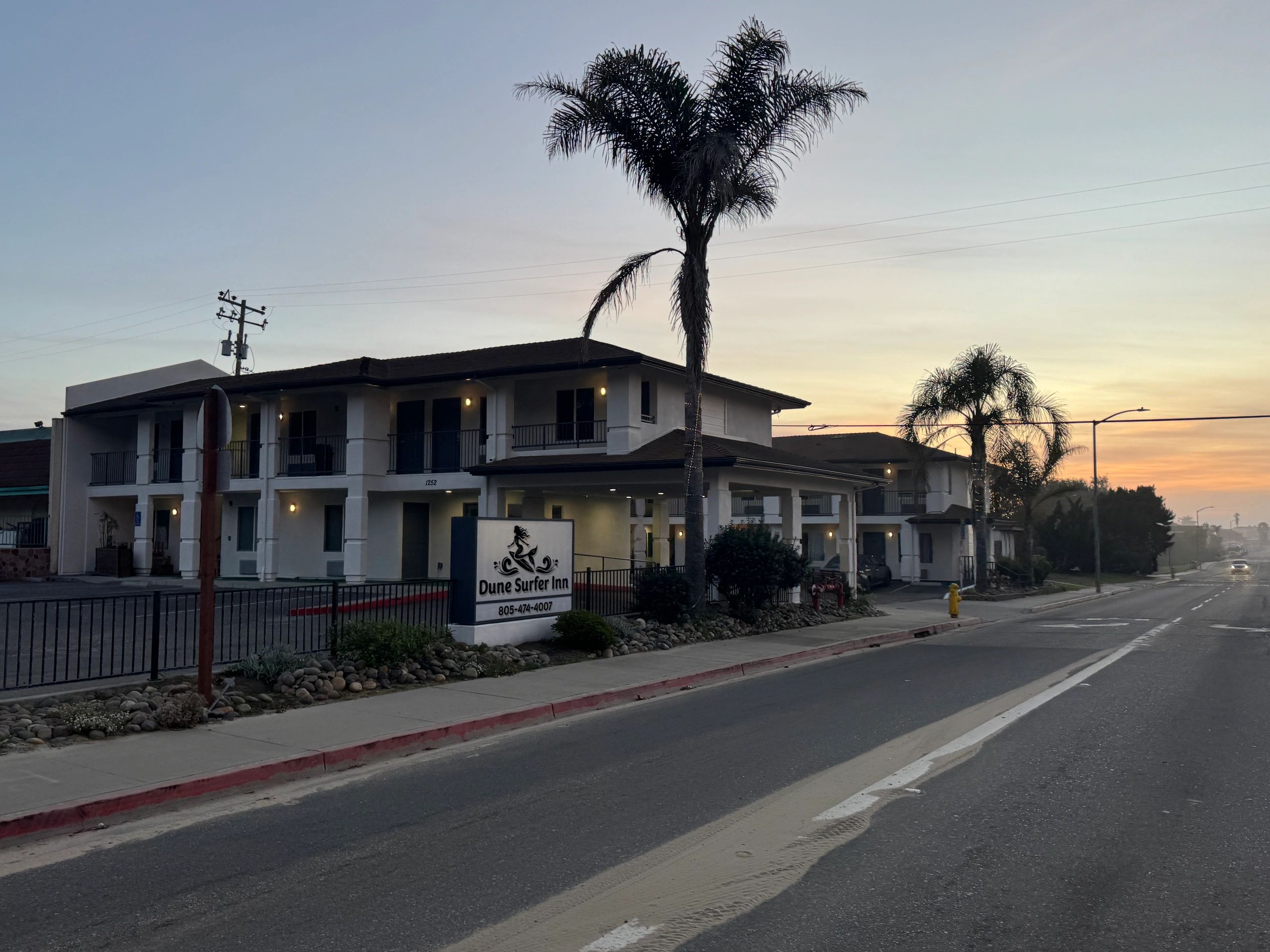 Dune Surfer Inn — photo