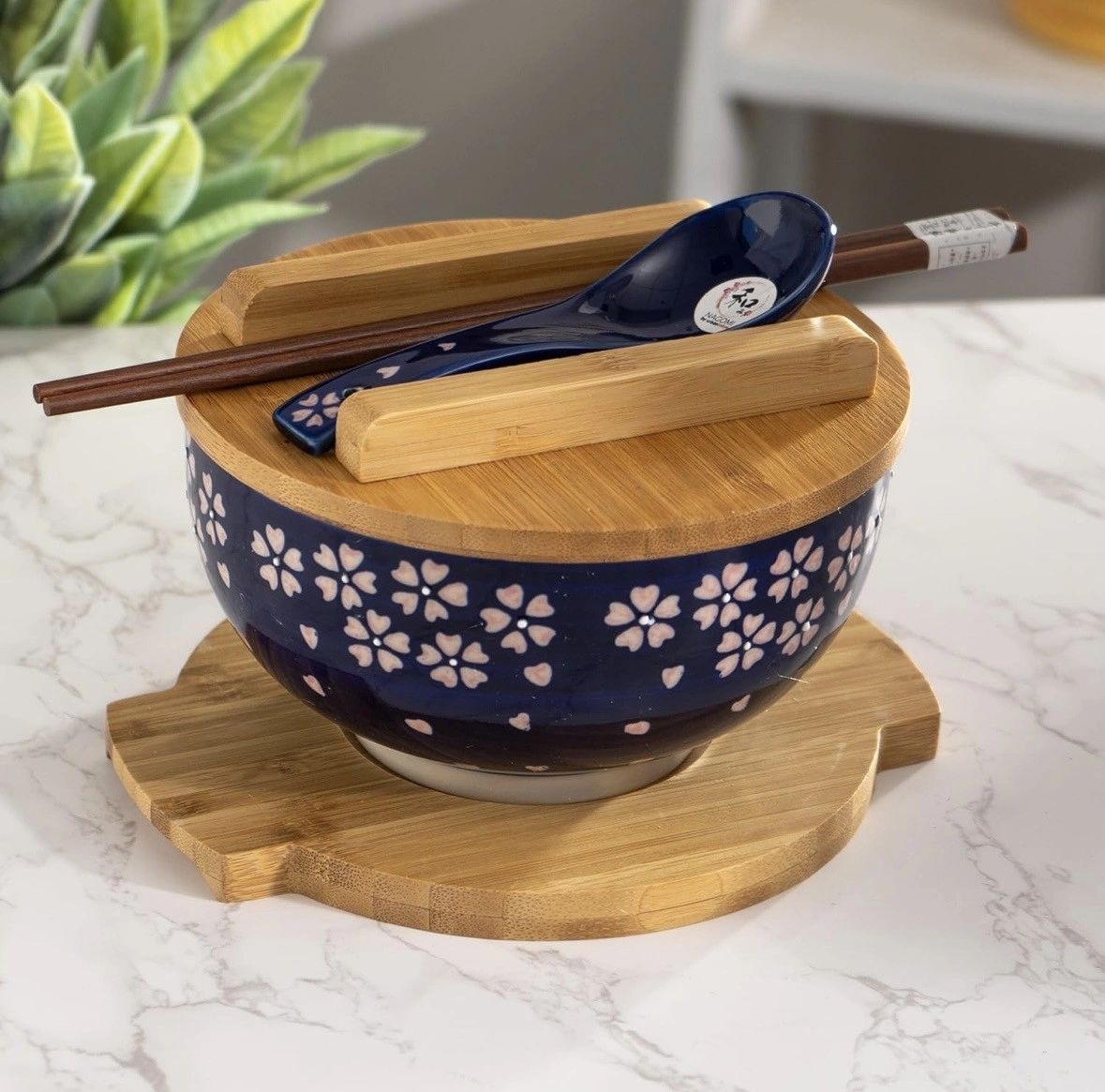 Urban Tokyo Japanese Kamameshi Style Ceramic Glazed Japanese Ramen Udon Pho Noodle Bowl With Spoon, Bamboo Lid, Chopsticks and Trivet 5 Piece Set - Sakura Cherry Blossoms