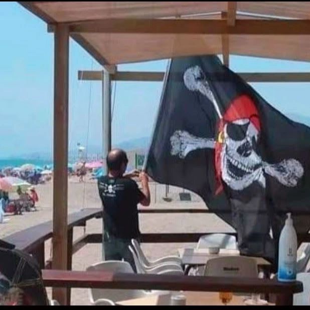 Chiringuito La Coto Zero El Pirata Playa Nudista Vera- Vera Slow