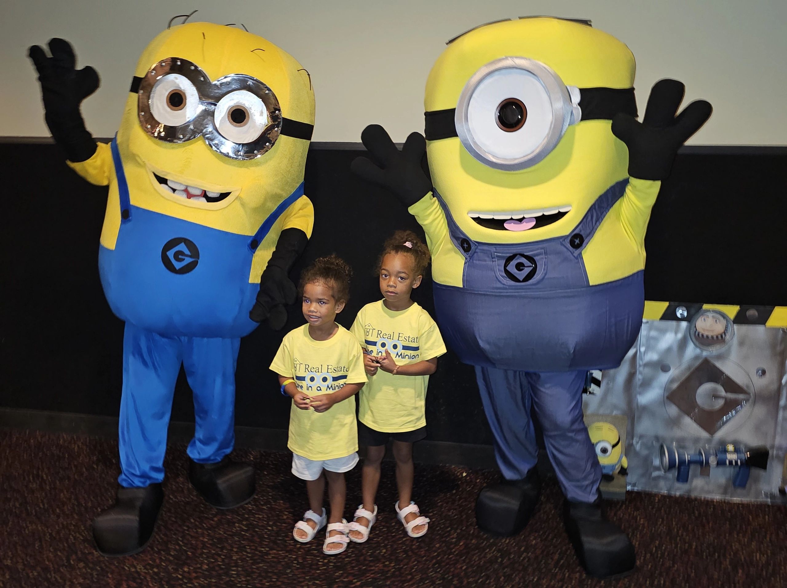 Minion Party Characters - Kids Party Experts, image size:2560x1912