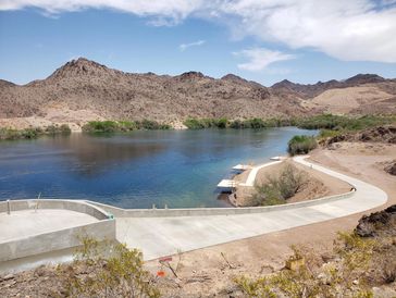 Image of a lake beside mountains