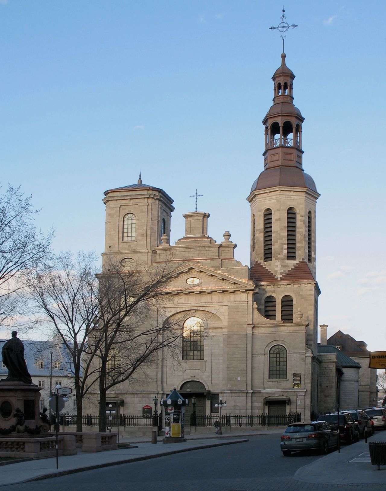 Basilique-Cathédrale Notre-Dame de Paris – Tatár építészet