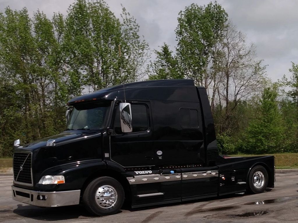 2015 Volvo VNL 630 Heavy Duty Tow vehicle