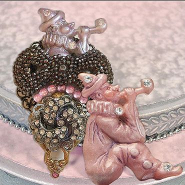 Vintage clown brooch with rhinestones and pearls.