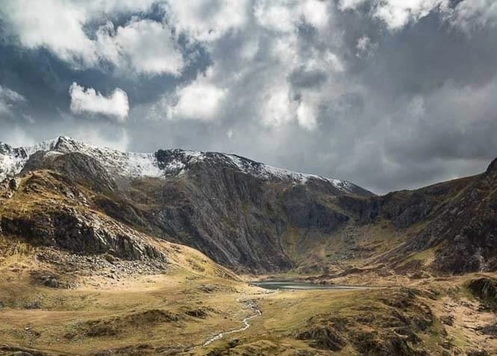 Approaching Cwm Idwal