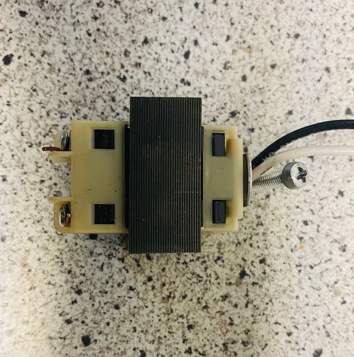 Products Unlimited 33224007 Transformer 24V 10VA. G26Q3/41006 Used