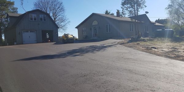 house front asphalt area done by Ontario asphalt 