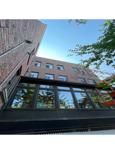 Finition de joints de mortier concave. Étanchéité et esthétique haut de gamme.