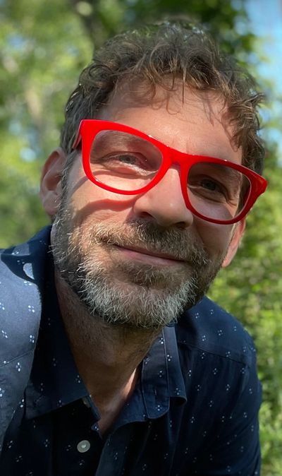 Professional close-up magician Billy Jamez of Vermont Close-Up Magic LLC 