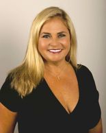 Lisa Richart-Hernandez Owner and Broker in Charge of View Properties Real Estate Charleston, SC and 